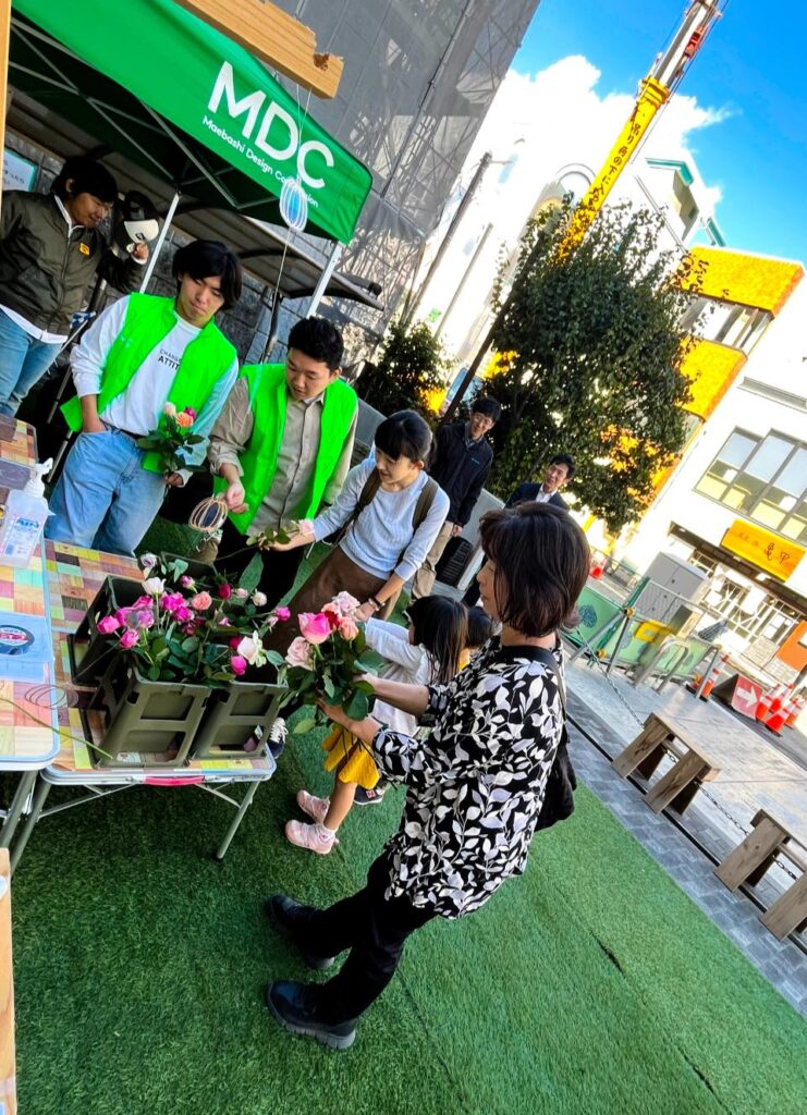 前橋バラ組合　社会実験　前橋産バラ　馬場川通り